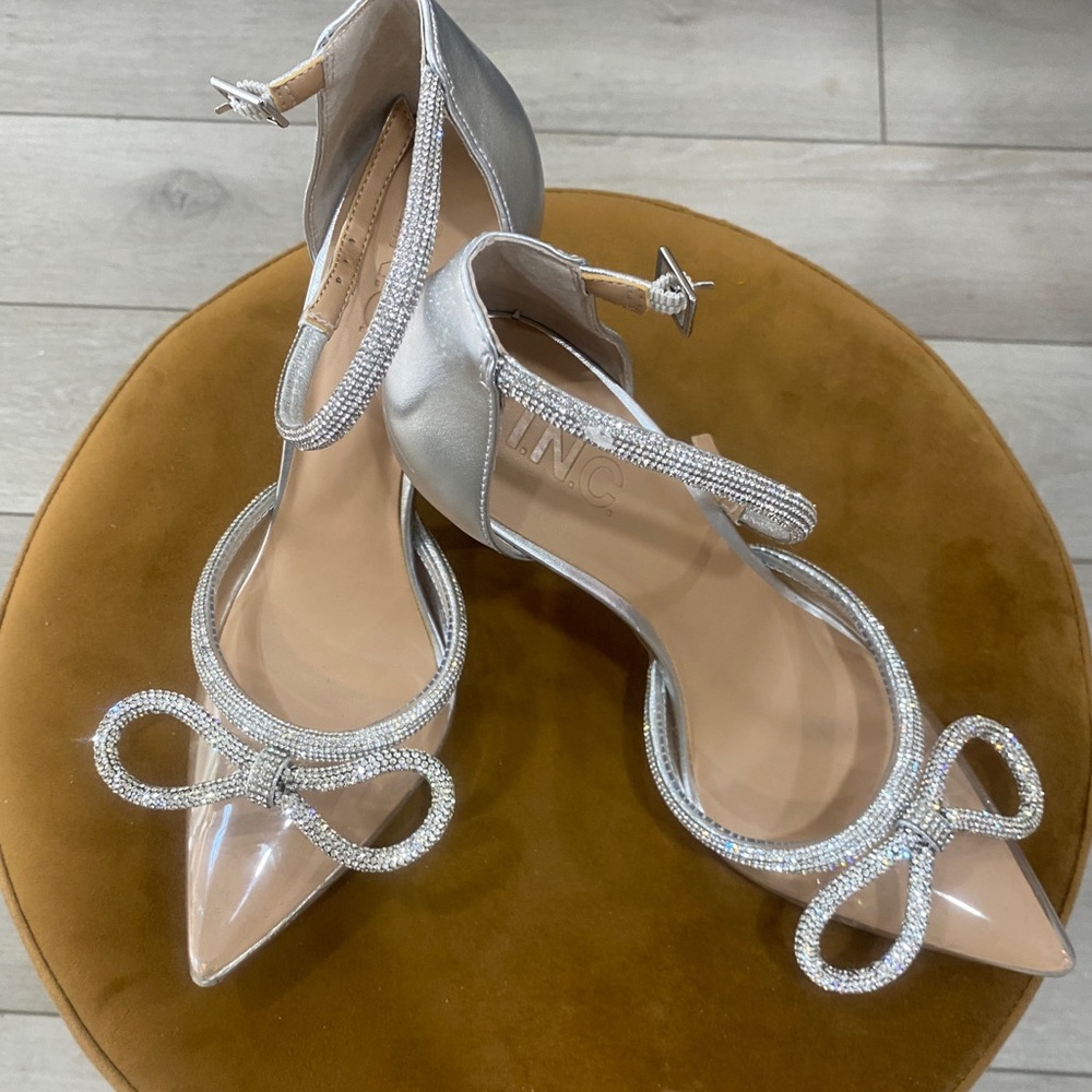 Size 7 Clear & Silver Bow-tie Heels | INC